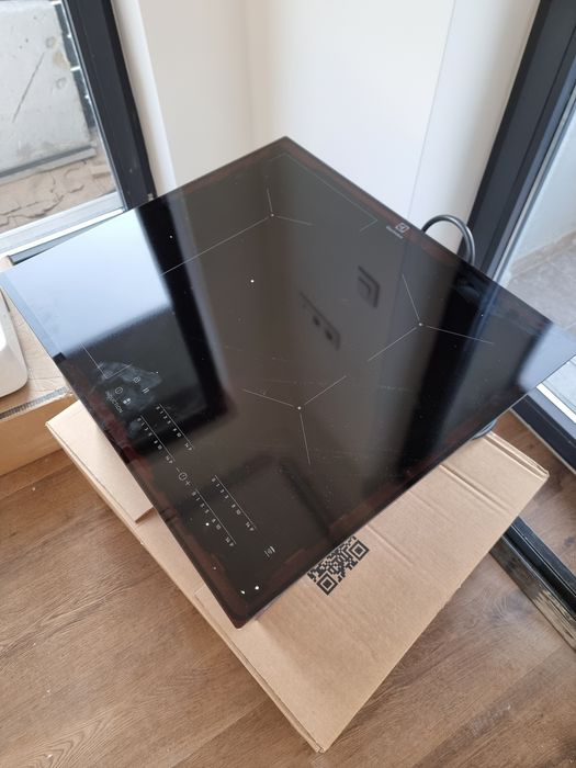 Plita pe inductie Electrolux EIV634, 60 cm, 4 zone de gatit, Negru