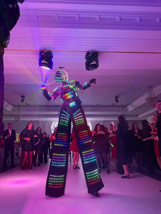 Inchiriere Roboti LED pentru Evenimente - Nunta Botez Majorat Cununie