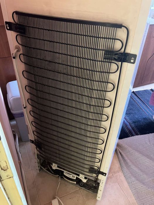 Продавам хладилник