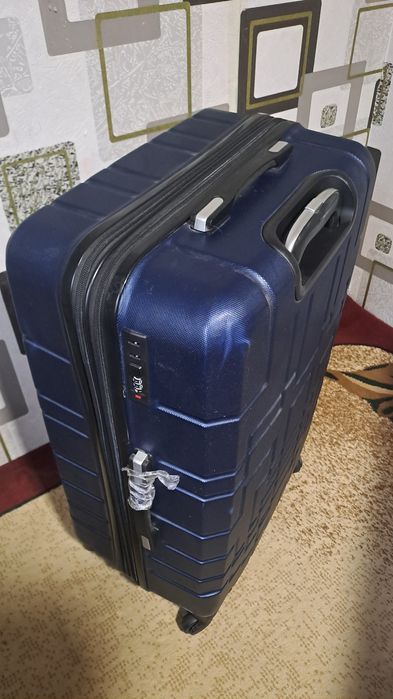 Chemodan kotta razmerda