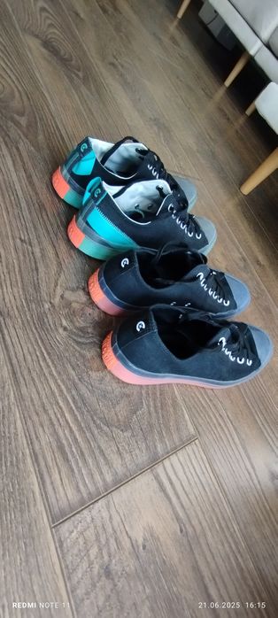 Два чифта Converse за 110лв.