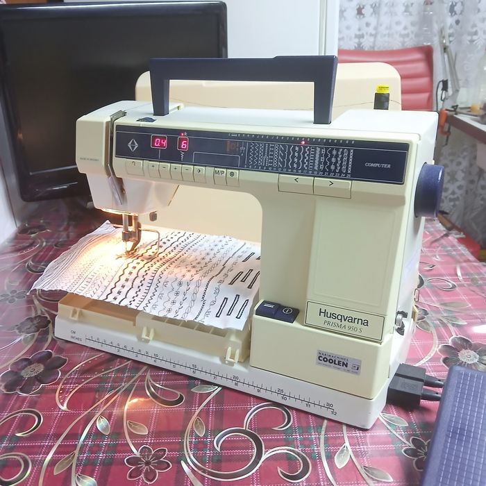 Masina de cusut HUSQVARNA PRISMA 950 S cu butoniera automata