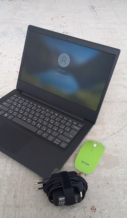 Ноутбук Lenovo .