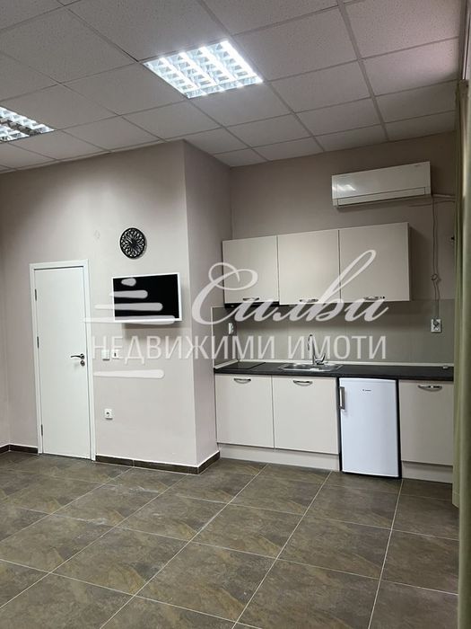 Дава се под наем Офис в Шумен, Център - 30 кв.м за 306 € - Снимка #2