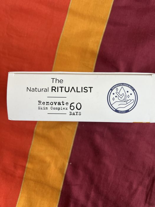 Серуми-хиалурон,витамин ц и колаген,,срещу тареене кожа на лице 80€