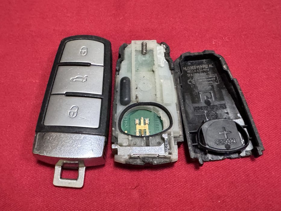 Смарт ключ VW Pasat B6/B7CC/ оригинален с 3бутона