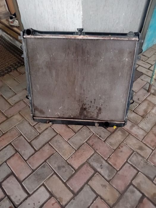 Радиатор. Toyota Land Cruiser.