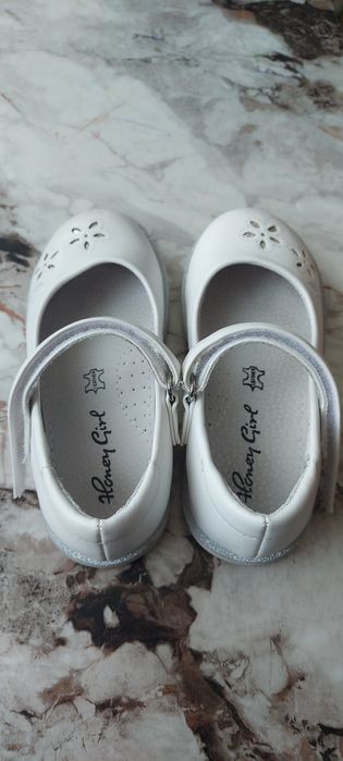 Туфли на девочку 26рр