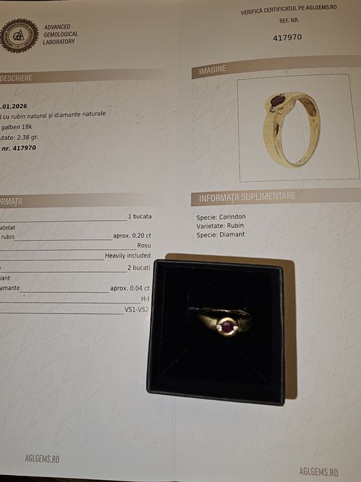 Inel aur 18k cu 2diamante si 1 rubin