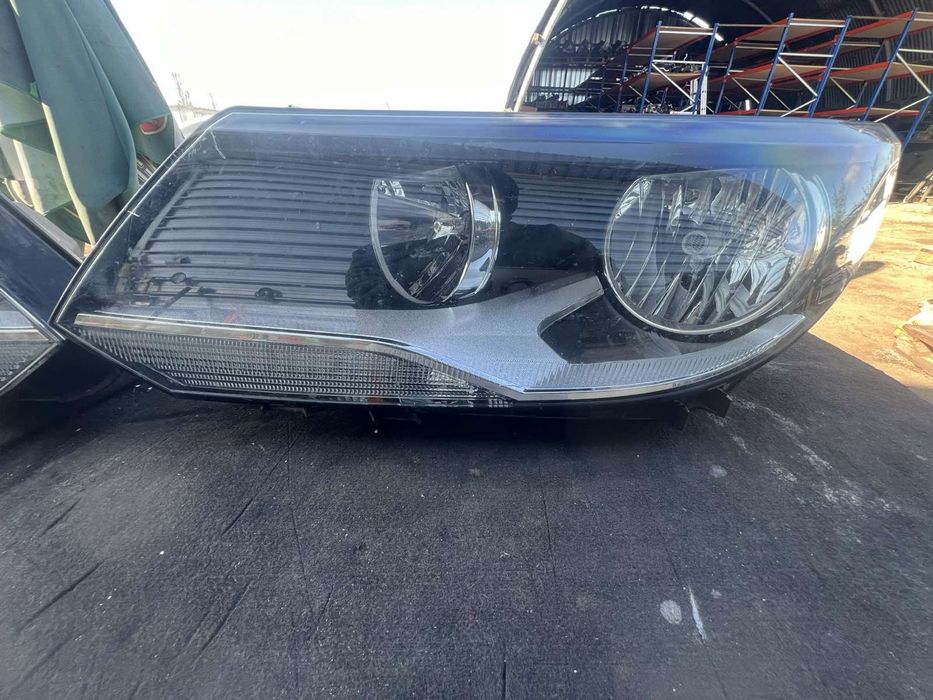 Оригинален Десен Ляв фар Volkswagen Tiguan I 2007-2015 с забележки