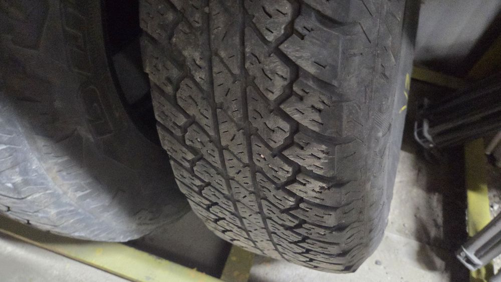 Bridgestone Dueler A/T 245/75 R17 комплект
