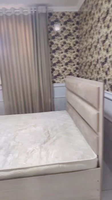 Элободда квартира сотилади 
-1 қаватда 2 хоналик. 
Жиҳозлари бор. Кон