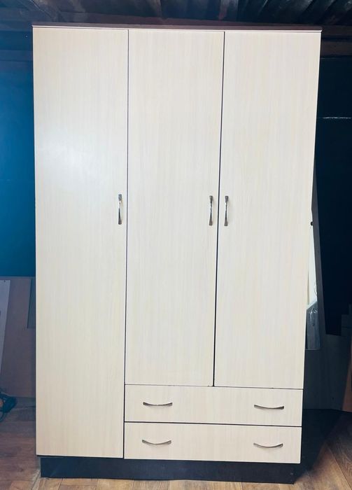 Шкаф б у. Шифоньер