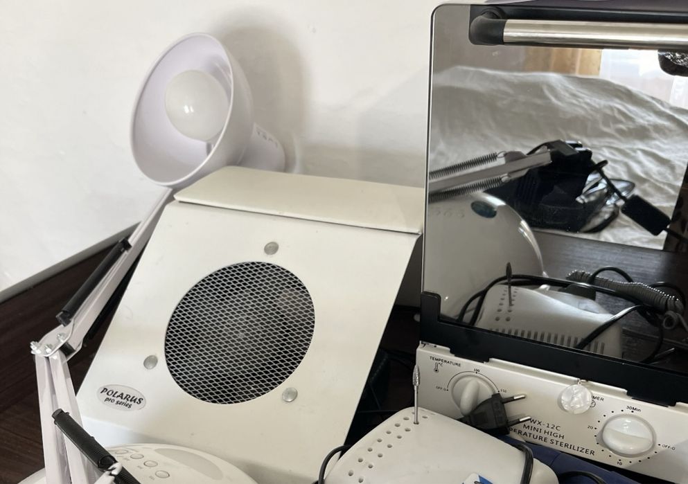 Продам вытяжку, лампу и сухожар