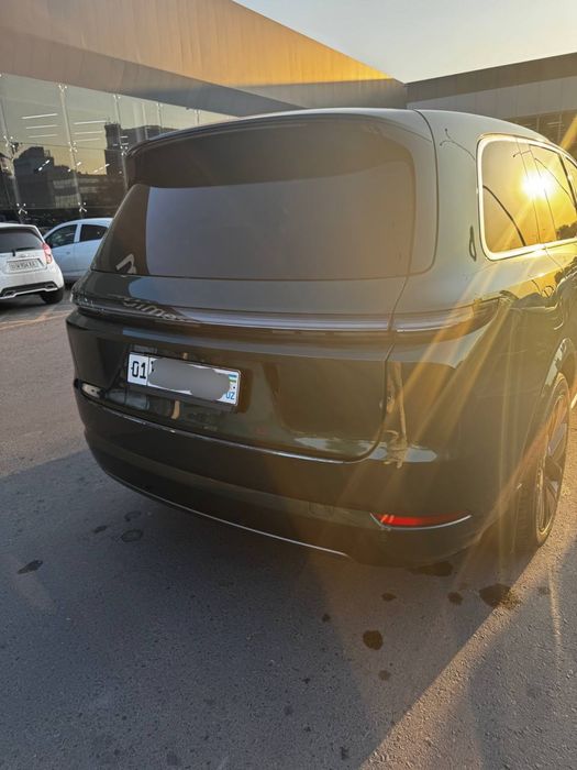 продается LIXIANG L9