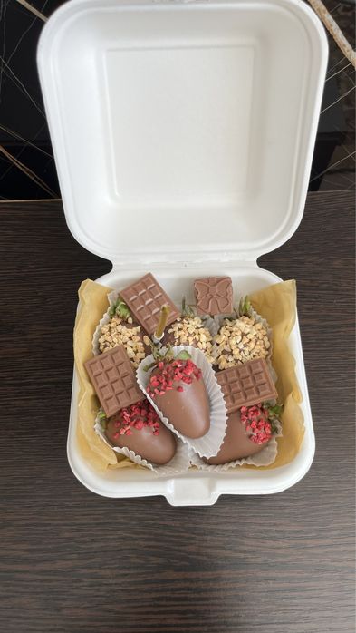 Бенто набор, Клубника в шоколаде