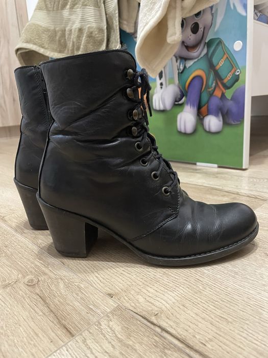 Ghete dama din piele naturala