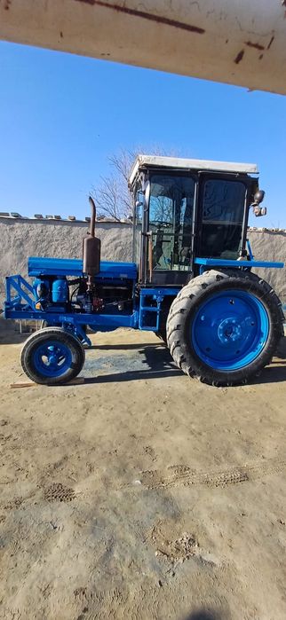 Трактор 28 сотилади