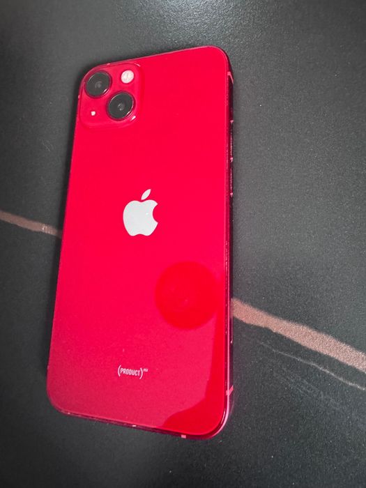 Iphone 13 roșu 512gb impecabil 83% battery cu 6 huse si folie pe ecran