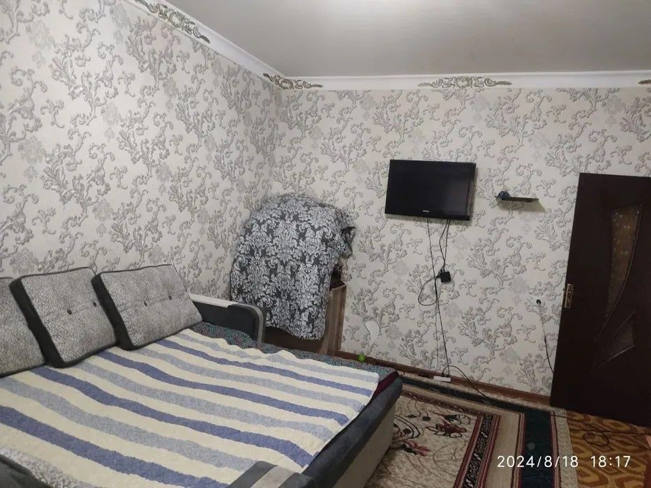 Срочно Продаётся Бабур 3/9/9 с мебелью техникой ремонт средний !