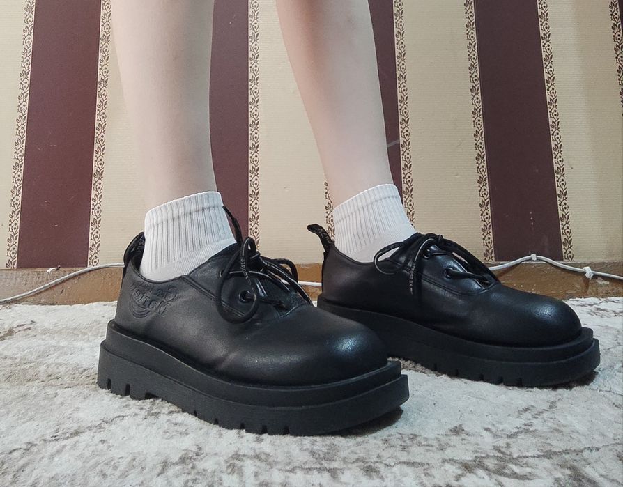 Школьные черные туфли на платформе