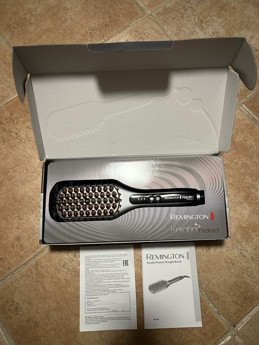 Perie de îndreptat părul Remington Keratin Protect
