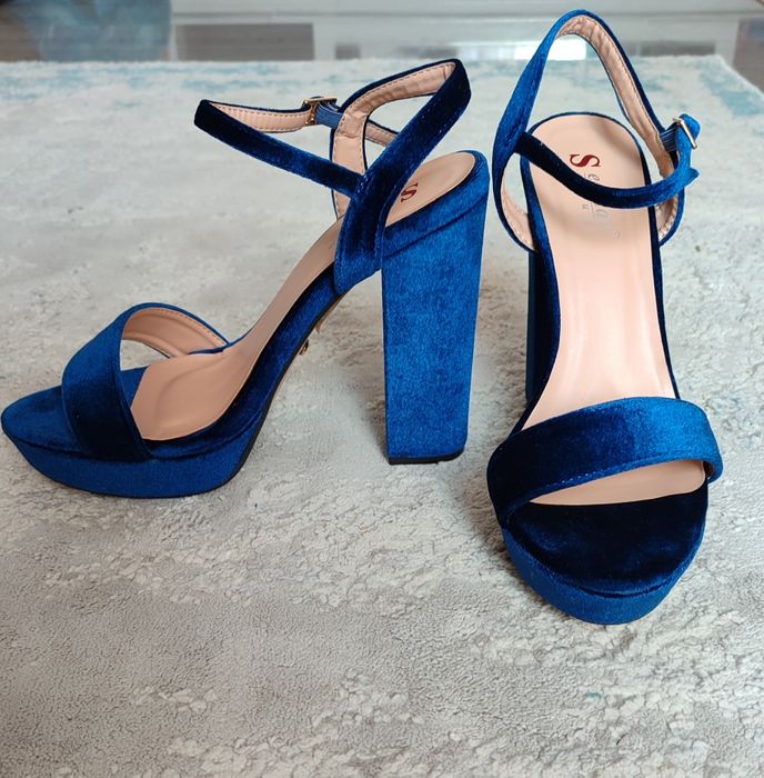 Sandale catifea,cu toc gros