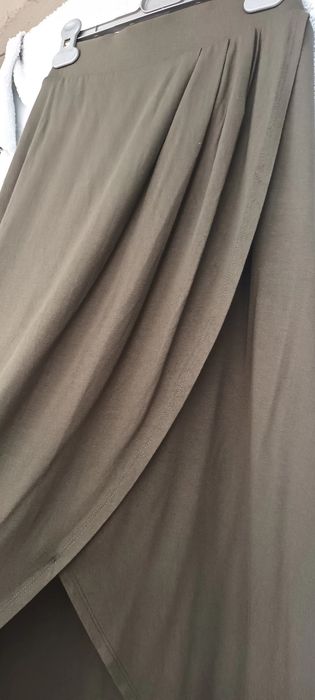 Fusta asimetrica kaki marime 48