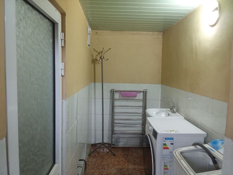 Умид Кургонида уй солади