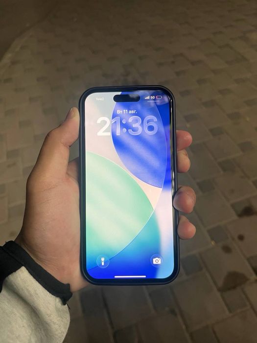 iPhone 15 black color