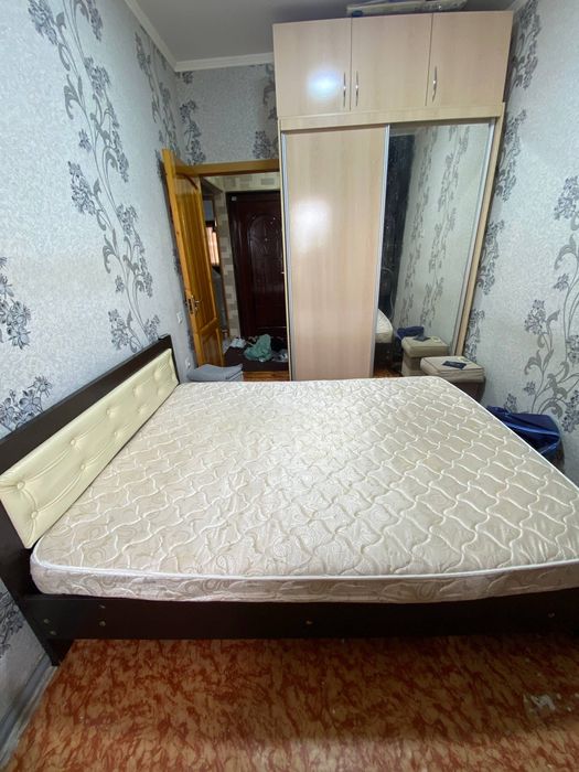 Krovat s matrasom wkaf