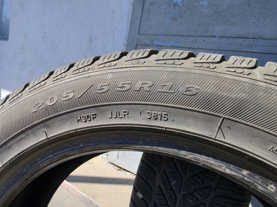 2 бр. зимни гуми 205/55/16 Debica 6-6,5 mm DOT 2915