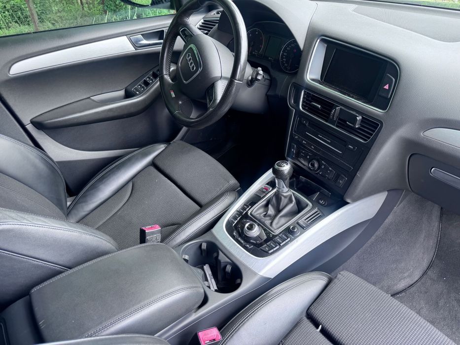 Audi Q5 2.0 TDI – 2011 – 203.000 km 143 cp pret in eur