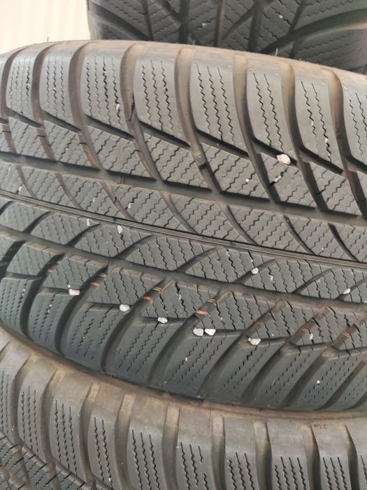 4 бр зимни 225/45/18 Bridgestone 23г