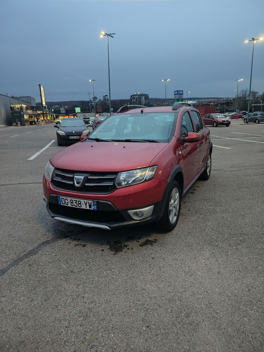 Dacia Sandero Stepway 0.9 . 2014. Economică