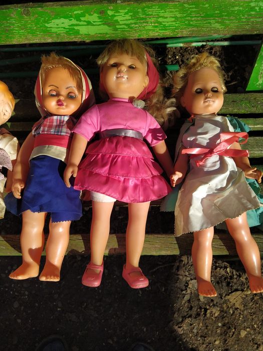 Стари детски кукли и стара детска количка за кукли