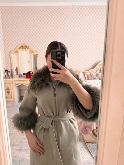 Продам женское пальто