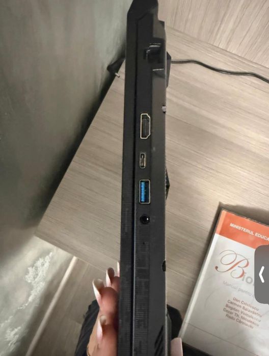 Laptop MSI Katana 17