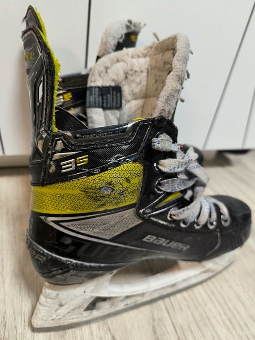 Коньки хоккейные