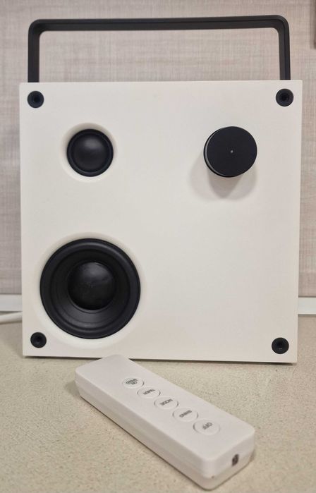 IKEA Bluetooth колонка с дистанционно - стилен дизайн, отлично състояние