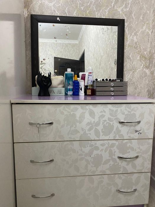 Кровать и шифонер