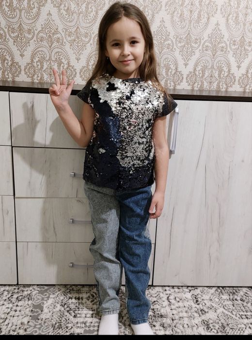 Продам платья штаны костюмы куртки