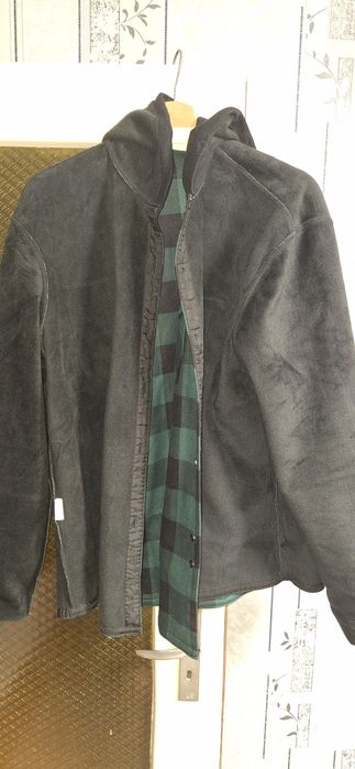 Мъжки шакети зелен и черен с качулка