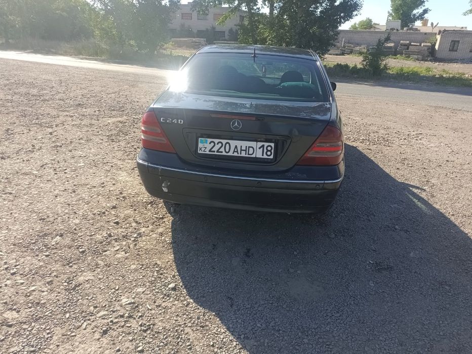 Продам Мерседес С204