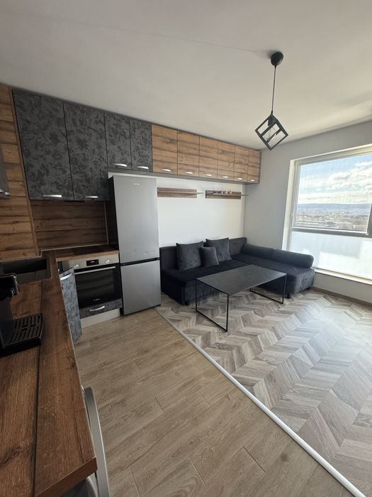 Дава се под наем Двустаен апартамент в Варна, Възраждане 3 - 70 кв.м за 448.8 € - Снимка #1