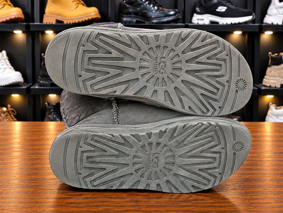 UGG кожени ботуши N 39