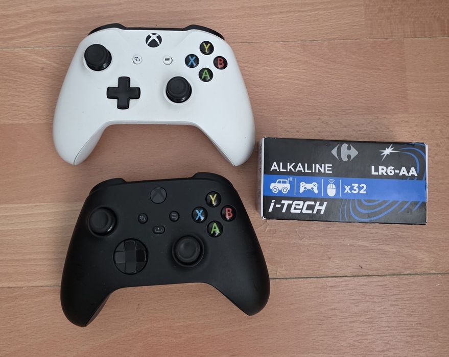 Xbox One S + controllere + 2 jocuri