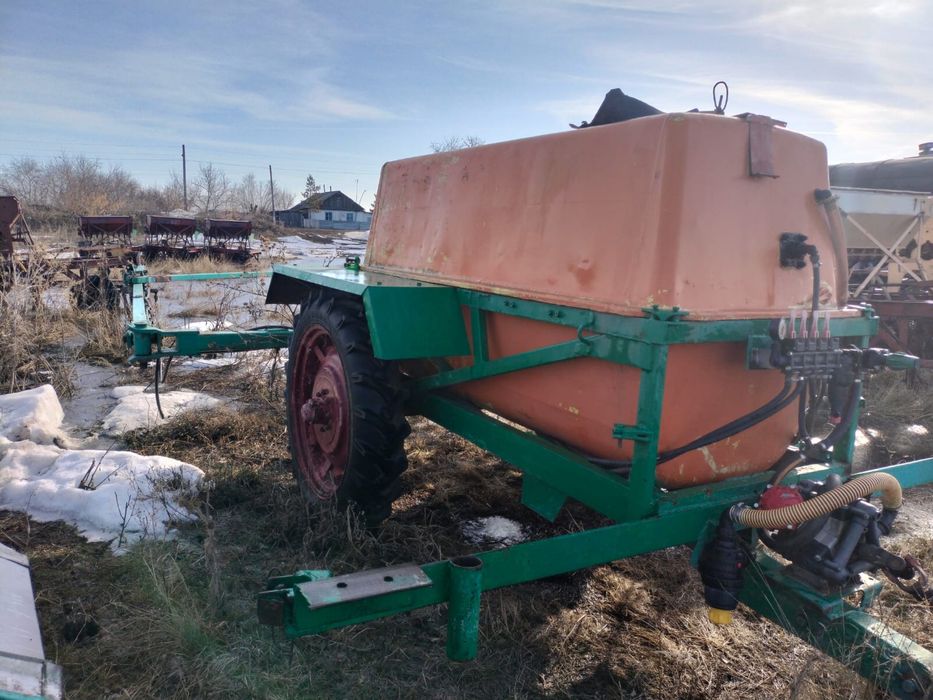 Опрыскиватель ОП-2000