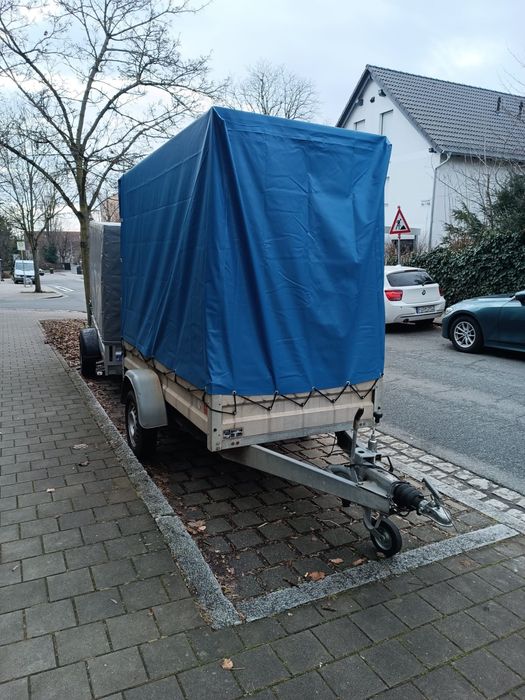 Remorcă Stema 1000 kg, frânată, 2.5 x 1.25 m, prelată înaltă, înmatriculată