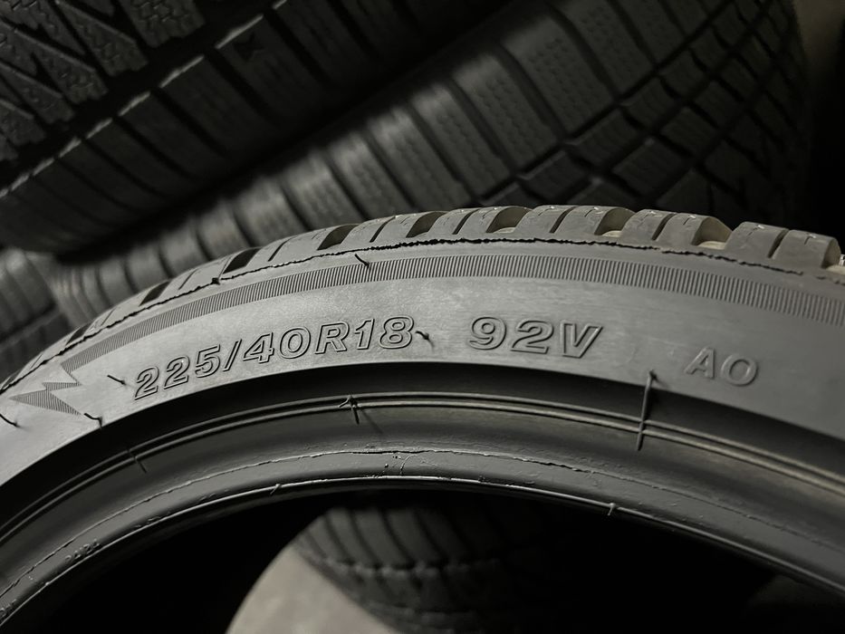 225/40/18 Bridgestone зимни гуми
